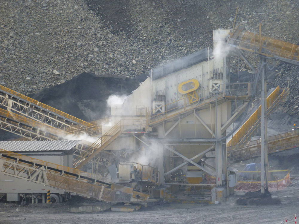 Dust suppression on crushing and screening process at aggregate, cement and sand operation